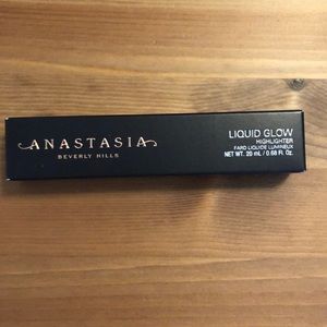 Liquid glow highlighter, brand new, never opened